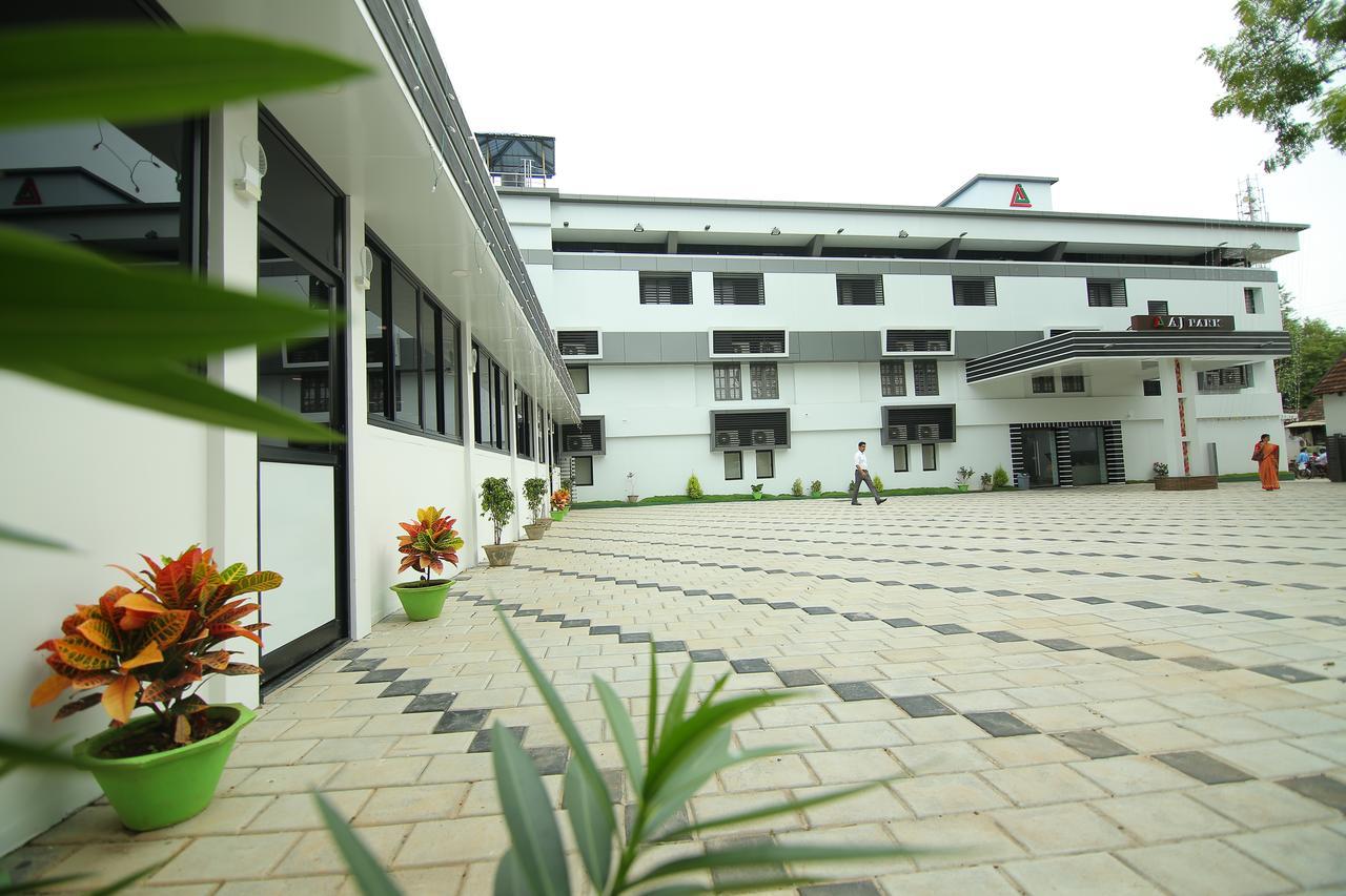 Hotel A J Park Alappuzha Extérieur photo